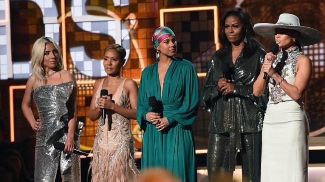 Bareng Lady Gaga Hingga J-Lo, Michelle Obama Bikin Heboh Panggung Grammy