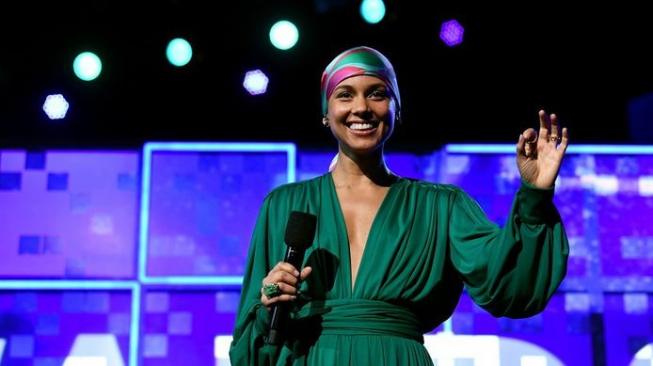 Tanpa Makeup, Alicia Keys Tampil Memukau di Grammy Awards 2019