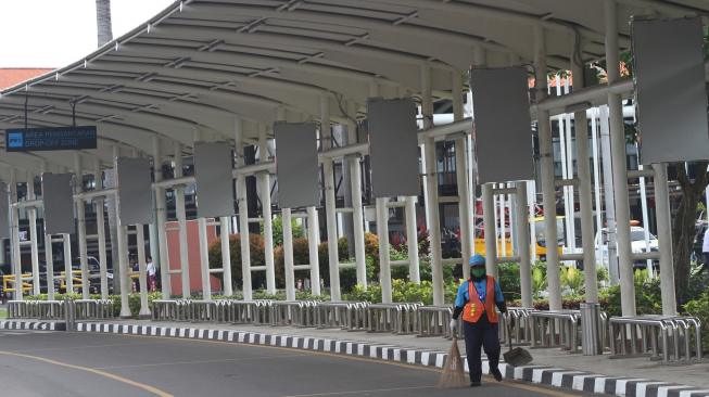 Suasana di Bandara Soekarno Hatta (Soetta), Tangerang, Banten, Selasa (12/2). [ANTARA FOTO/Muhammad Iqbal]