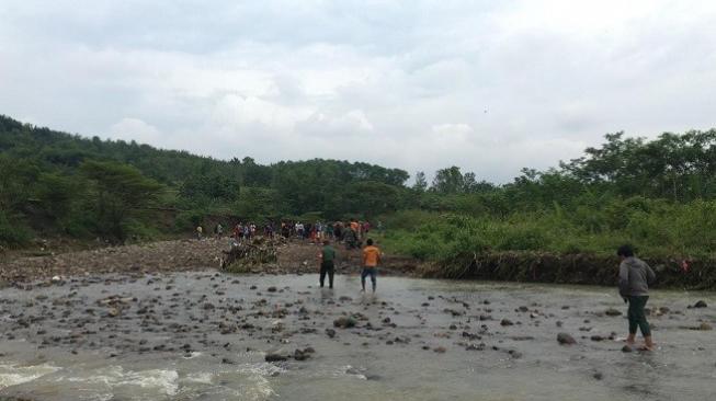 Pemilik Salon Korban Longsor Ditemukan Tewas 10 Kilometer dari Lokasi