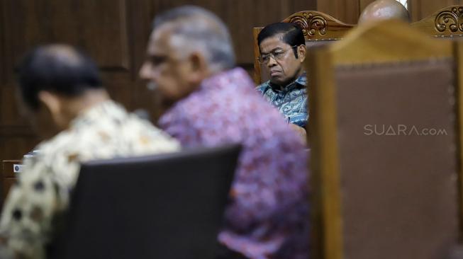 Terdakwa kasus dugaan suap proyek PLTU Riau-1 Idrus Marham menjalani sidang lanjutan di Pengadilan Tipikor, Jakarta, Selasa (12/2). [Suara.com/Muhaimin A Untung]