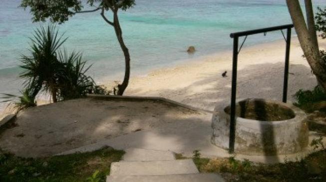 Pantai Sumur Tiga di Pulau Sabang, Aceh. (Suara.com/Silfa Humairah)