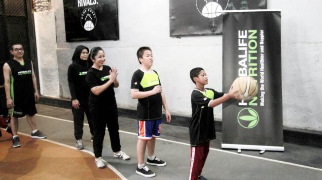 Herbalife Tularkan Gaya Hidup Sehat ke Anak Panti Asuhan