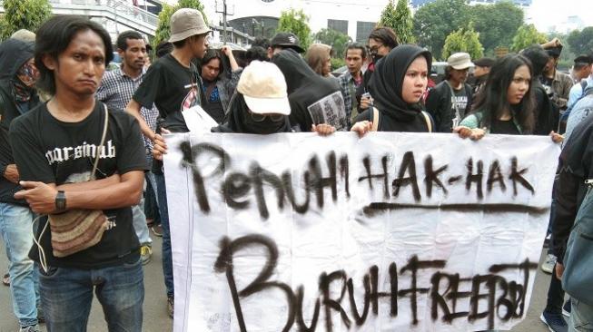 Puluhan Mahasiswa Demo di Polda Metro, Minta 34 Buruh Freeport Dibebaskan