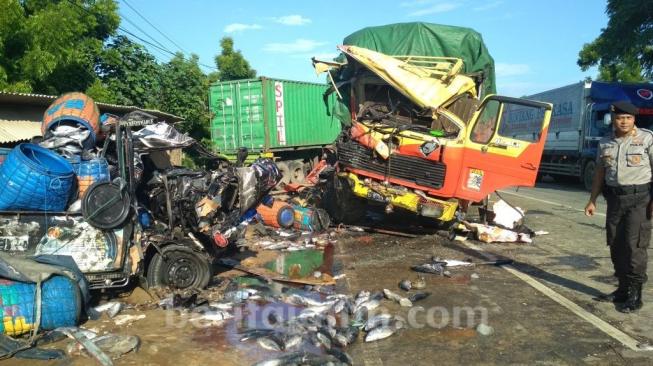 Kecelakaan Maut di Tol Cipali, 12 Orang Tewas dan Belasan Orang Terluka