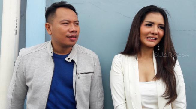 Vicky Prasetyo dan Anggia Chan. (Wahyu Tri Laksono/Suara.com)