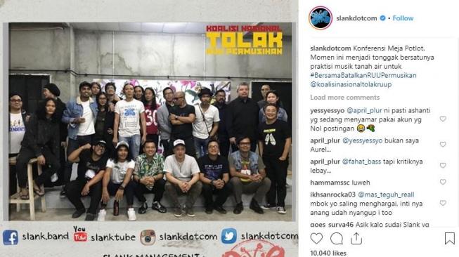 Konferensi Meja Potlot di markas besar Slank di Jalan Potlot, Jakarta Selatan, Selasa, (12/2/2019). [instagram/slankdotcom]