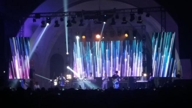 Konser Rossa di The Pallas, SCBD, Jakarta Selatan, Kamis (14/2/2019). [Sumarni/Suara.com]