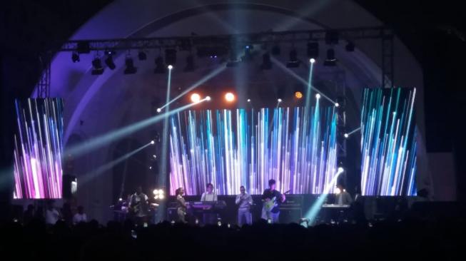 Konser Rossa di The Pallas, SCBD, Jakarta Selatan, Kamis (14/2/2019). [Sumarni/Suara.com]