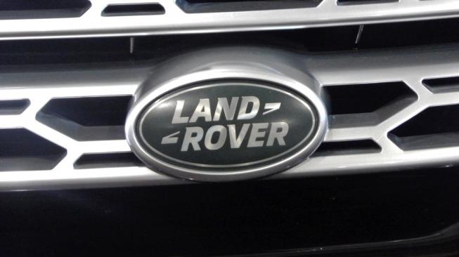 Land Rover Berenang di Bundaran HI, Ini Spek Satu Produk Barunya