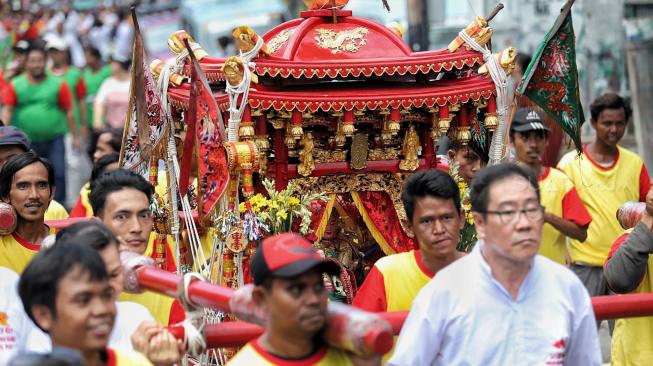 Arak-arakan perayaan Cap Go Meh di Jakarta, Selasa (19/2). [Suara.com/Muhaimin A Untung]