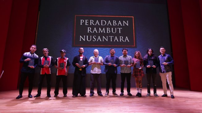 Mengenal Sejarah Pangkas Rambut Lewat Buku "Peradaban Rambut Nusantara"