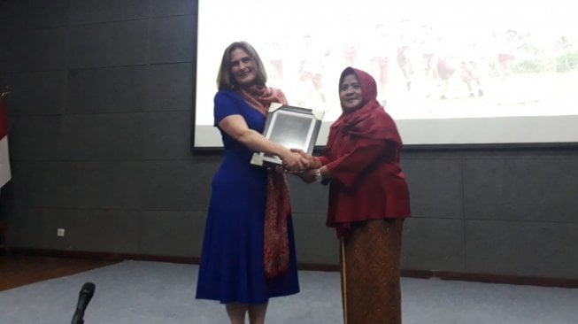 MoneyGram Foundation memberikan dana hibah sebesar US$59.400 (sekitar Rp 835 juta) kepada Yayasan Pengembangan Perpustakaan Indonesia (YPPI) di Indonesia. (Suara.com/Firsta Nodia)