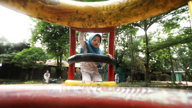 Suasana di Taman Mahoni, Jakarta, Jumat (22/2). [Suara.com/Muhaimin A Untung]