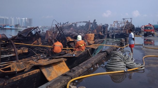 Fakta di Balik Kebakaran Hebat Kapal Nelayan di Pelabuhan Muara Baru