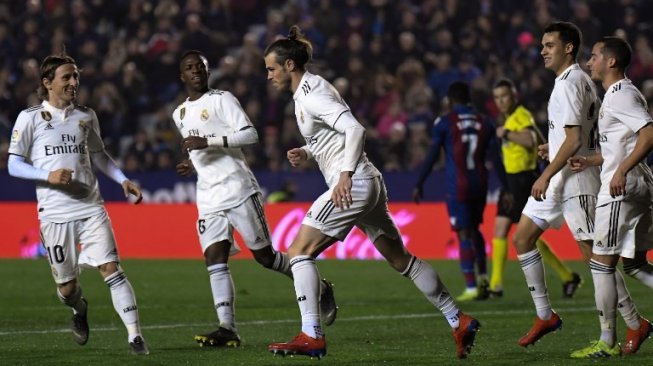 Reaksi pemain Real Madrid Gareth Bale usai menjebol gawang Levante lewat titik penalti dalam laga yang berlangsung Senin (25/2/2019) [AFP]