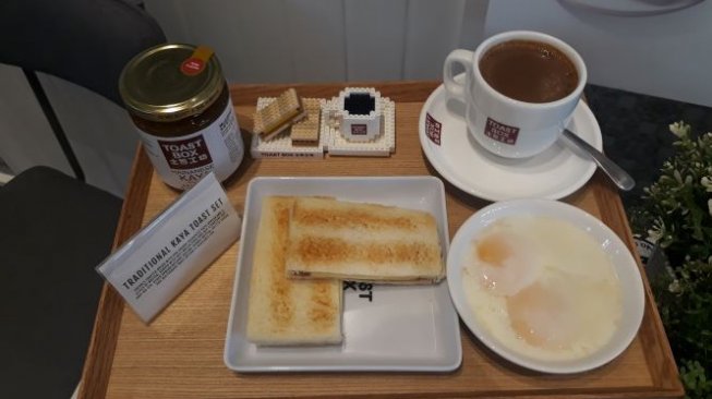 Satu diantara menu di Toast Box Kedai Kopi Singapura. (Suara.com/Dinda Rachamawati)