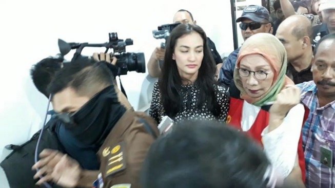 Ratna Sarumpaet Ngaku Salah dan Siap Dipenjara