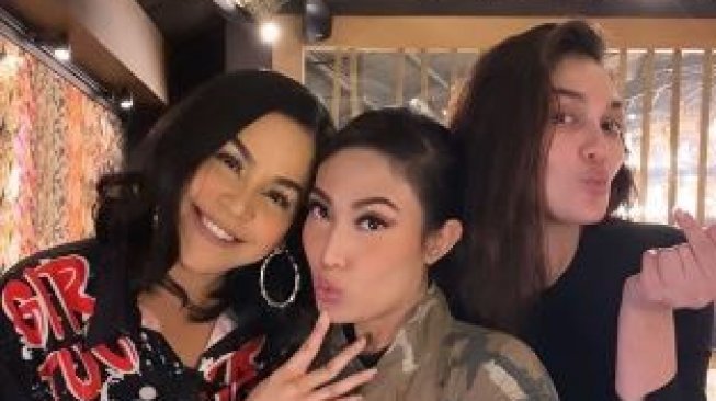 Dukungan sahabat untuk Luna Maya. [instagram]