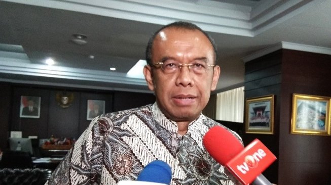 Sekretaris Kementrian Pemuda dan Olahraga (Sesmenpora) Gatot S. Dewa Boroto di Gedung Kemenpora, Jakarta, Jum'at (1/3/2019). [Suara.com/Arief Apriadi]