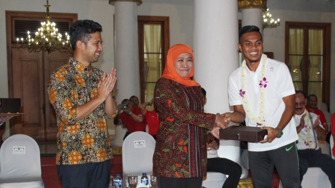 Empat Pemain Timnas Indonesia U-22 Diguyur Bonus oleh Khofifah