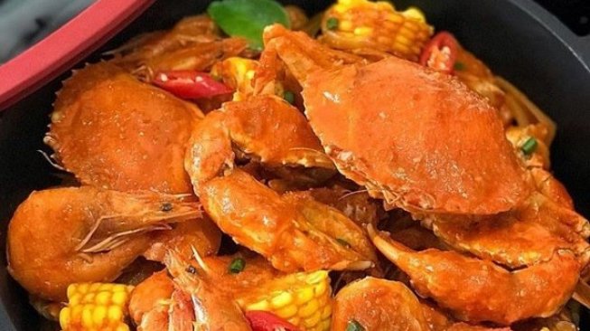 Bikin Hidangan Istimewa, Coba Resep Spicy Chilli Crabs and Prawns
