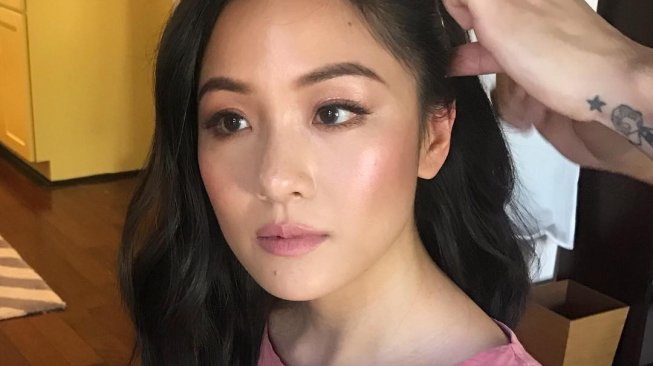 Bintang Crazy Rich Asians Constance Wu Hampir Bunuh Diri Gara-Gara Media Sosial, Ini Beberapa Dampak Negatifnya
