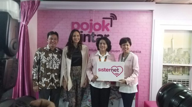 Kominfo Gandeng XL Axiata Resmikan Pojok Pintar Sisternet