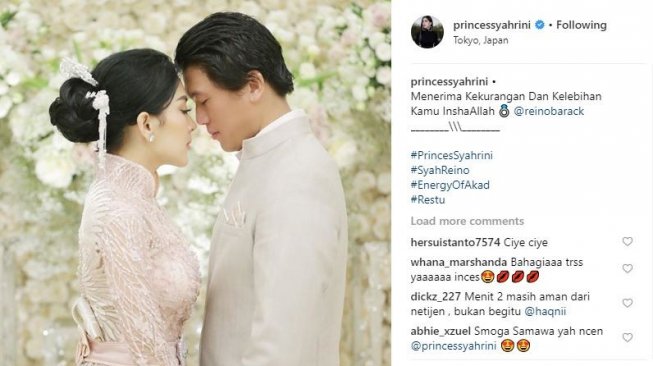 Pose mesra Syahrini usai dilamar Reino Barack. [instagram/princessyahrini]