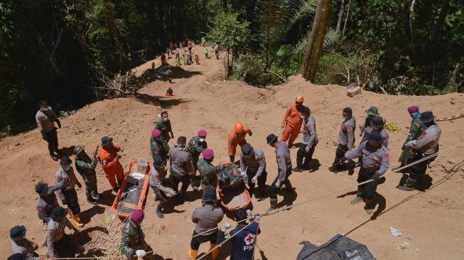 Dilanda Longsor Akibat Gempa, Wisata Air Terjun Tiu Kelep NTB Ditutup