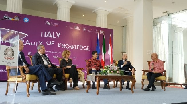 Konferensi pers, dibukanya pameran "Italy: The Beauty of Knowledge" yang dihadiri Vittorio Sandalli, Duta Besar Italia untuk Indonesia [Suara.com/Firsta Nodia].