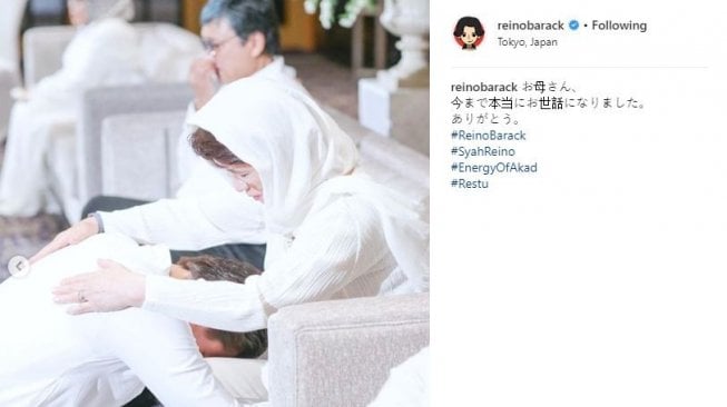 Momen Reino Barack meminta restu ibunda untuk menikahi Syahrini. [instagram/reinobarack]