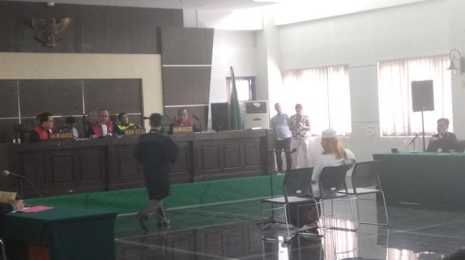 Pihak Habib Bahar Permasalahkan Pemindahan Tempat Persidangan Saat Eksepsi