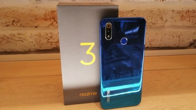 Jadi Standar Baru Industri Smartphone, realme 3 Usung Desain Unibodi