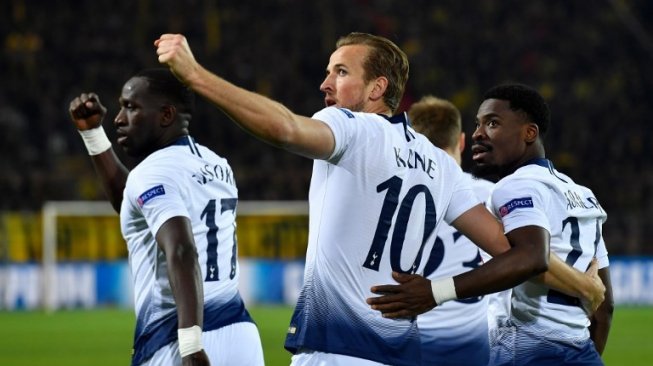 Pemain Tottenham Hotspur Harry Kane rayakan kemenangan timnya atas Borussia Dortmund di leg kedua babak 16 besar Liga Champions, Rabu (6/3/2019) [AFP]