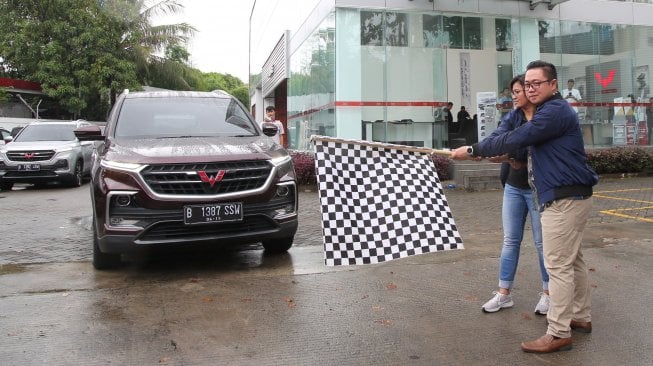 Pelepasan jurnalis dalam Smart Journey Wuling Almaz [Dok. Wuling Motors].