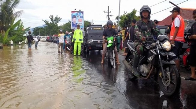 Imbas Banjir Madiun, Jalan Utama Madiun-Surabaya Macet Total