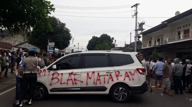 Driver Gojek Tutup Jalan di Yogyakarta, Mobil Dicoret-coret