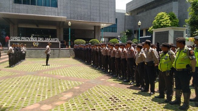 Jelang Demo PA 212, Polisi Terjunkan 993 Personel dan 2 Water Cannon