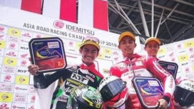 Bangga, Pembalap Indonesia Sapu Bersih Podium di Kelas AP250 ARRC Malaysia