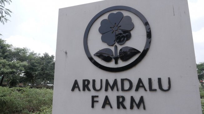 Sensasi Makan Burger Tempeh Sambil Berkebun di Arumdalu Farm