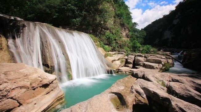 4 Air Terjun di Sumba Timur, Tiap Angle Memukau Bak Serpihan Surga