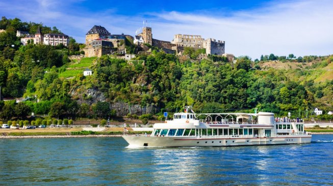 Sungai Rhine salah satu tujuan liburan berlayar dengan kapal pesiar paling populer di dunia. (Shutterstock)