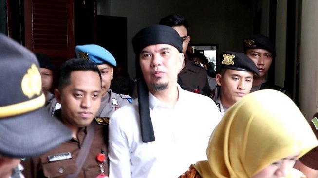 Kasus Ujaran Idiot, Ahmad Dhani Divonis 1 Tahun Penjara