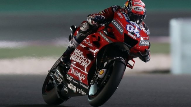 Pebalap Mission Winnow Ducati, Andrea Dovizioso, memenangi seri pembuka MotoGP Qatar di Sirkuit Losail, Minggu (10/3/2019). [AFP/Karim Jaafar]