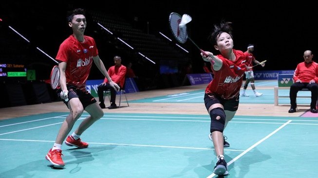 Pasangan ganda campuran Indonesia, Ronald Alexander/Annisa Saufika, tersingkir dari ajang Swiss Open 2019 setelah dikalahkan junior mereka, Rinov Rivaldy/Pitha Haningtyas Mentari, di babak kedua, Kamis (14/3). [Humas PBSI]