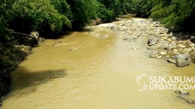 Sungai Cimahi Berbusa, DLH Sukabumi Turunkan Tim ke Lapangan