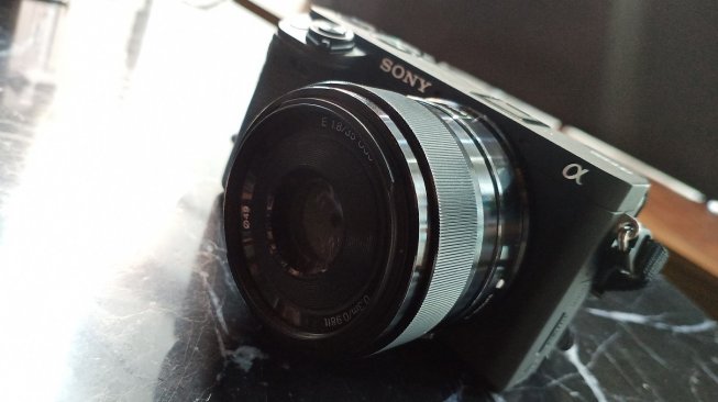 Kamera mirrorless Sony a6400 diluncurkan di Jakarta, Jumat (15/3/2019). [Suara.com/Tivan Rahmat]