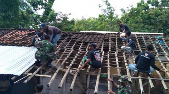 Info Cegatan Wonogiri Gotong Royong Rehab Rumah Warga Miskin