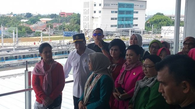 Testimoni MRT Iriana Joko Widodo: Mantap Ada Gerbong Perempuan dan Anak